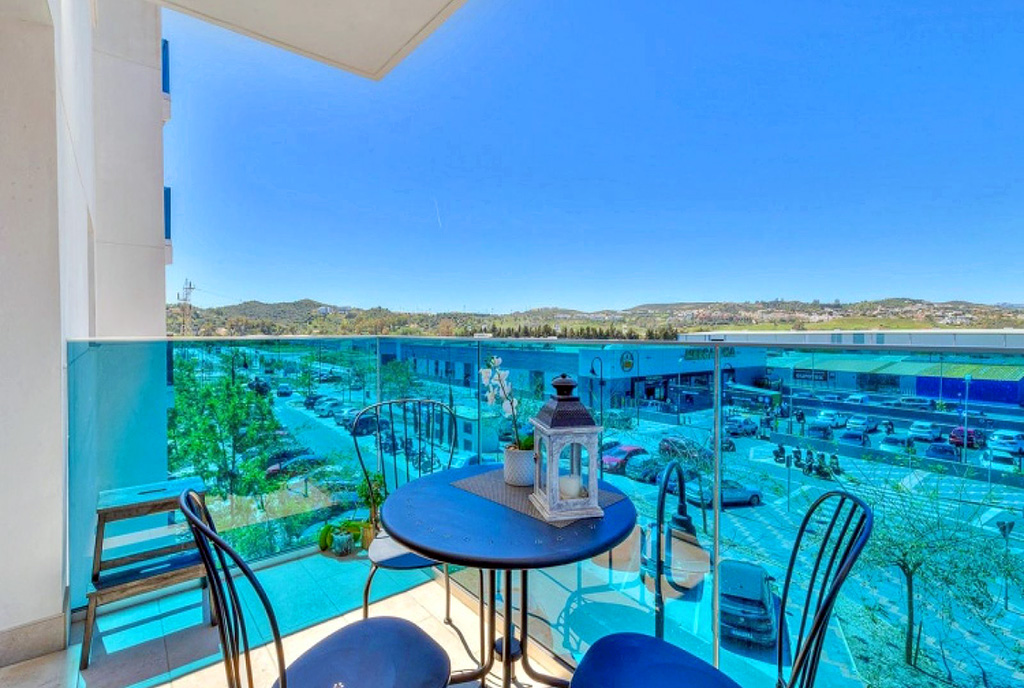 widokowy taras przy ekskluzywnym apartamencie do sprzedaży Hiszpania (La Cala de Mijas)