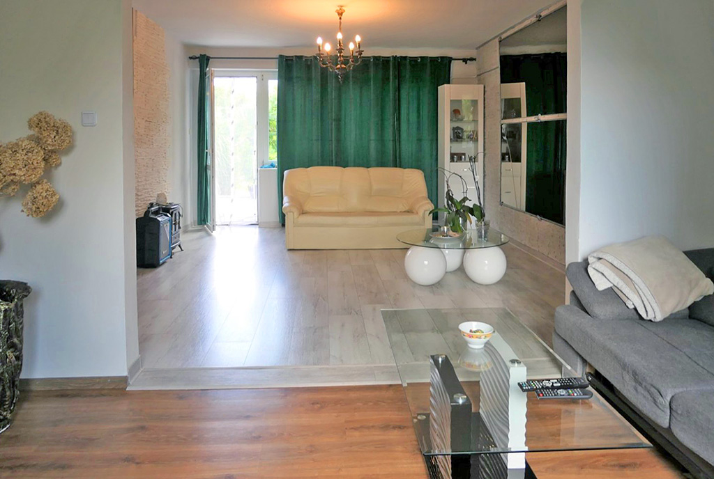 fragment salonu w luksusowym domu na sprzedaż Kwidzyn