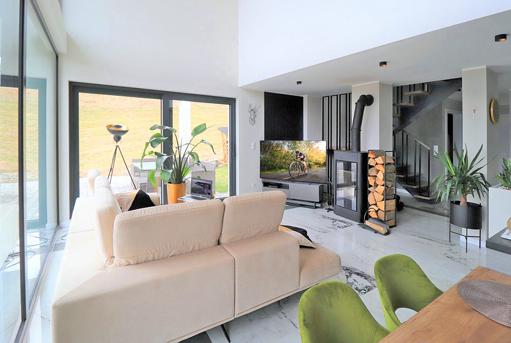 okazały pokój dzienny w ekskluzywnej willi do sprzedaży Bielsko-Biała (okolice)