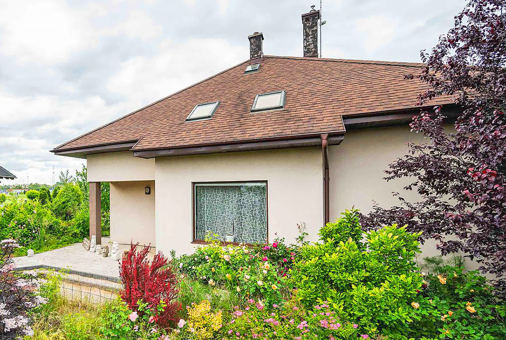 widok od tyłu na ekskluzywną willę na sprzedaż Gdańsk (okolice)