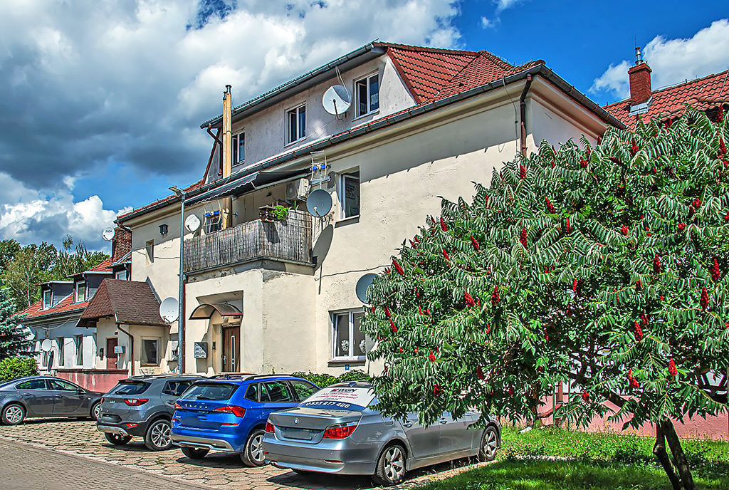 budynek, w którym znajduje się oferowany na sprzedaż ekskluzywny apartament Bolesławiec