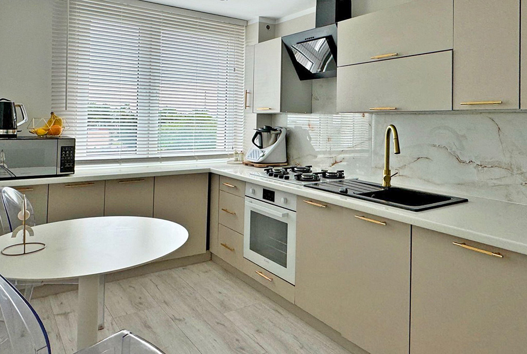 zabudowana kuchnia w luksusowym apartamencie na sprzedaż Gorzów Wielkopolski