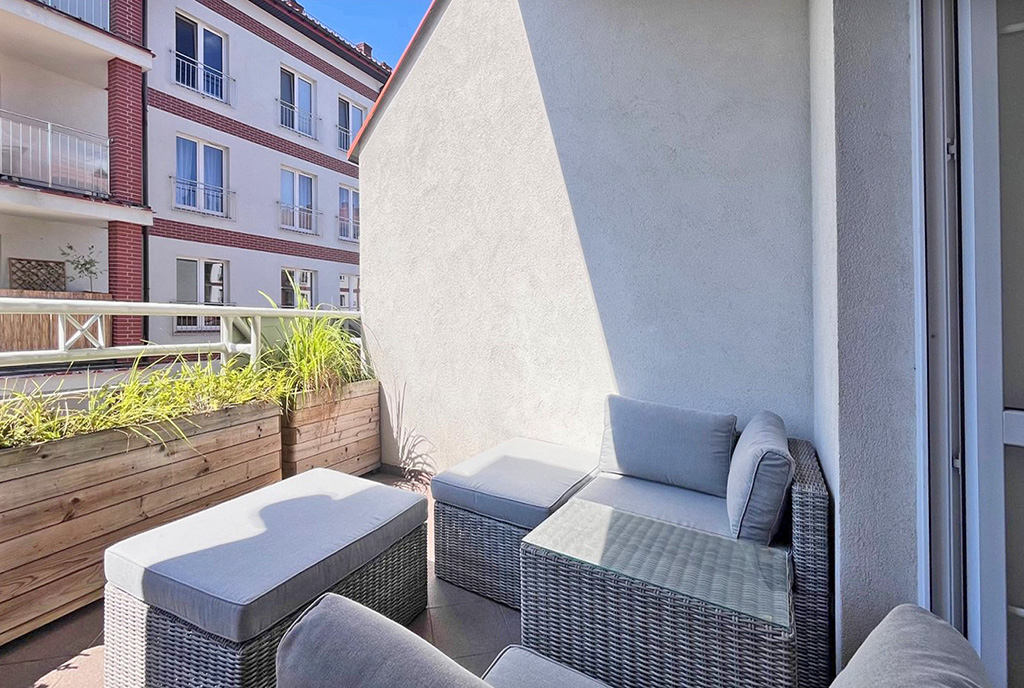 widokowy balkon przy ekskluzywnym apartamencie na wynajem Mazury