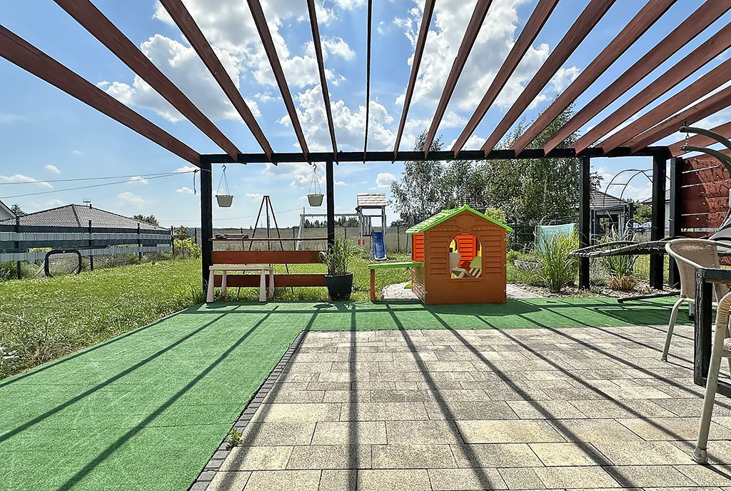 imponujący taras przy ekskluzywnej willi na sprzedaż Gdańsk (okolice)