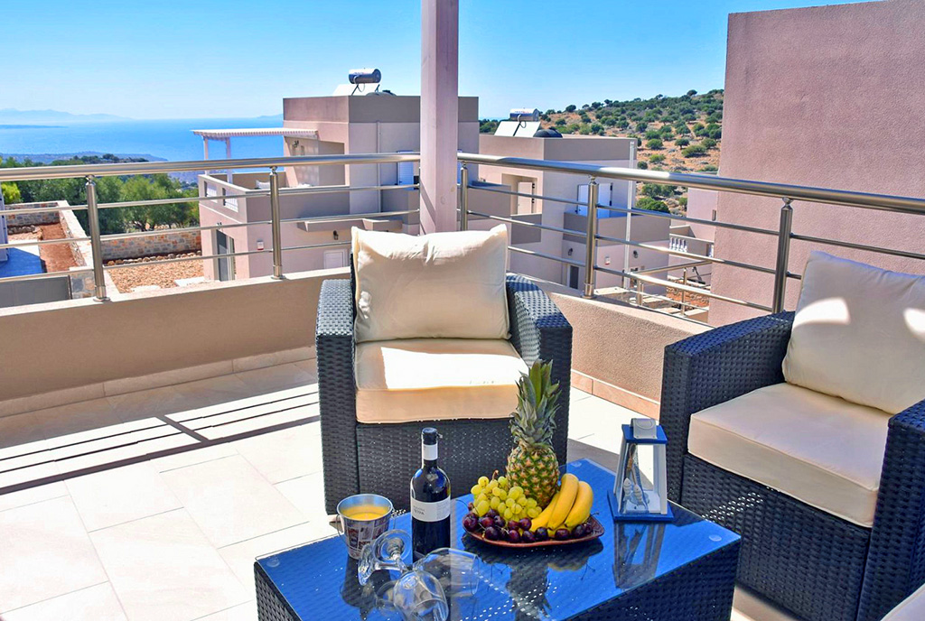widokowy balkon przy luksusowej willi na sprzedaż Grecja (Kreta)
