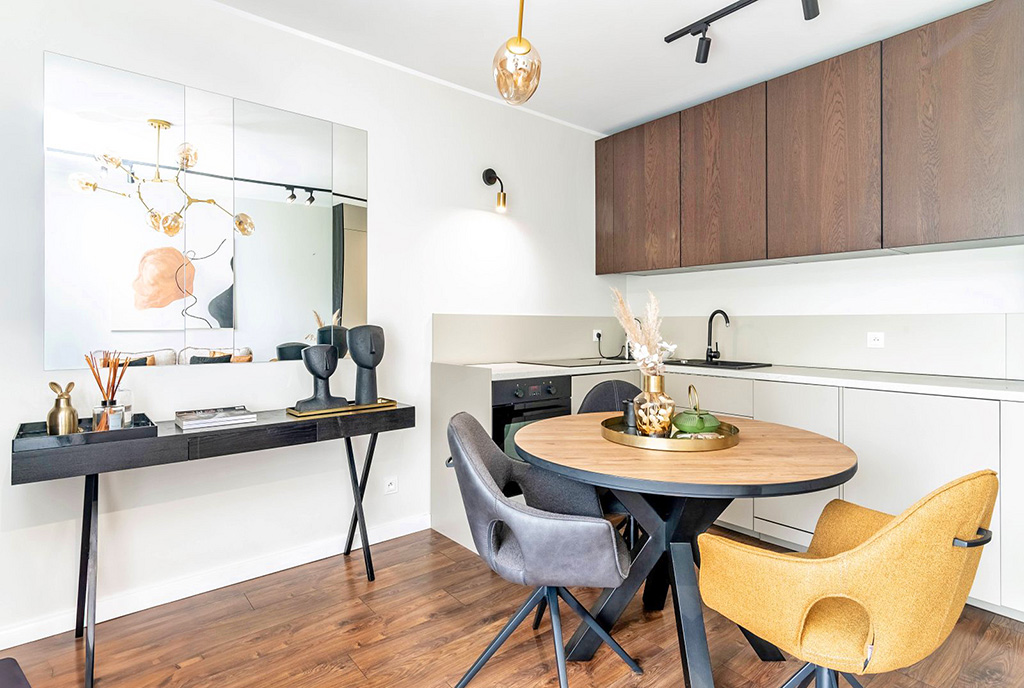 widok na jadalnię w luksusowym apartamencie na sprzedaż Gdynia (okolice)