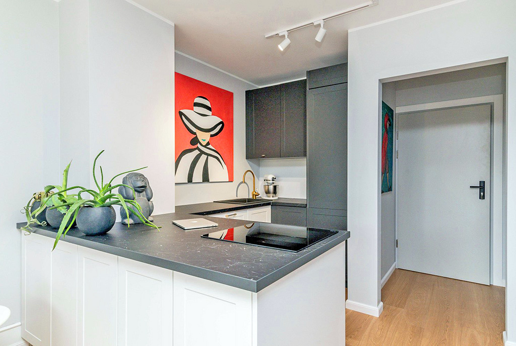 nowoczesny projekt kuchni w luksusowym apartamencie na sprzedaż Gdynia (okolice)