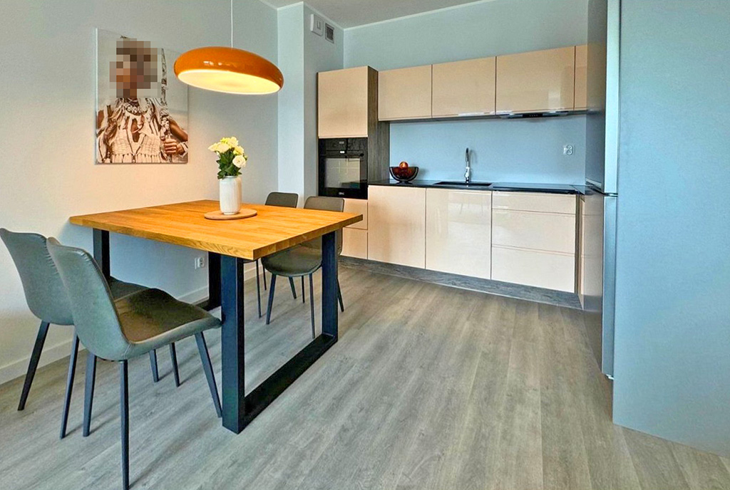 jadalnia oraz kuchnia w luksusowym apartamencie do wynajmu Katowice (okolice)