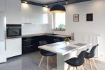 nowoczesna kuchnia w luksusowym apartamencie do wynajmu Szczecin