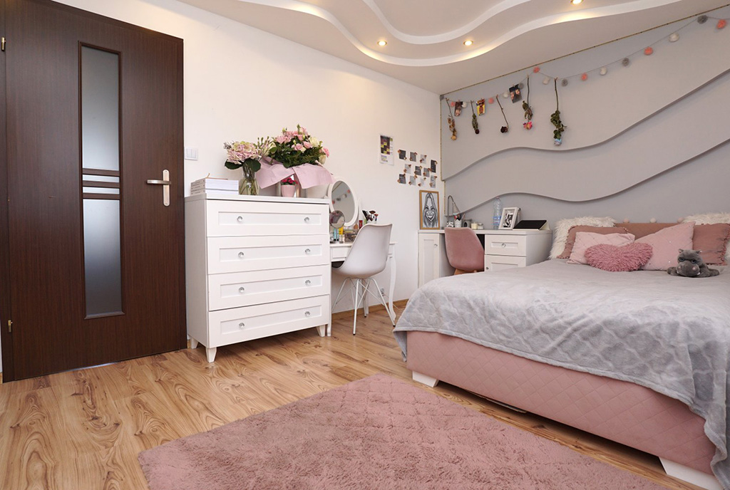 kameralna sypialnia w luksusowym apartamencie na sprzedaż Piotrków Trybunalski