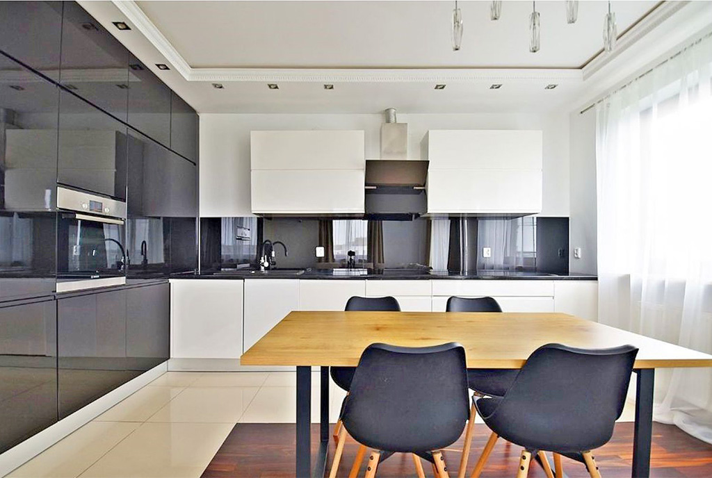 nowocześnie zaaranżowana kuchnia w luksusowym apartamencie do sprzedaży Warszawa