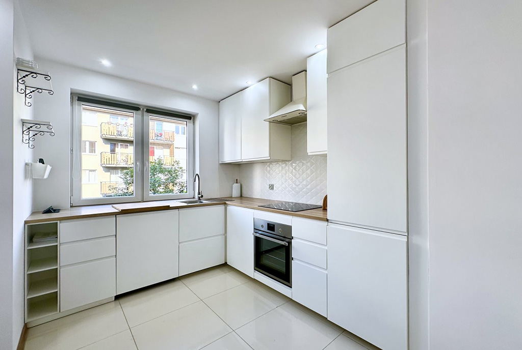 gustownie zaaranżowana kuchnia w ekskluzywnym apartamencie na sprzedaż Wrocław