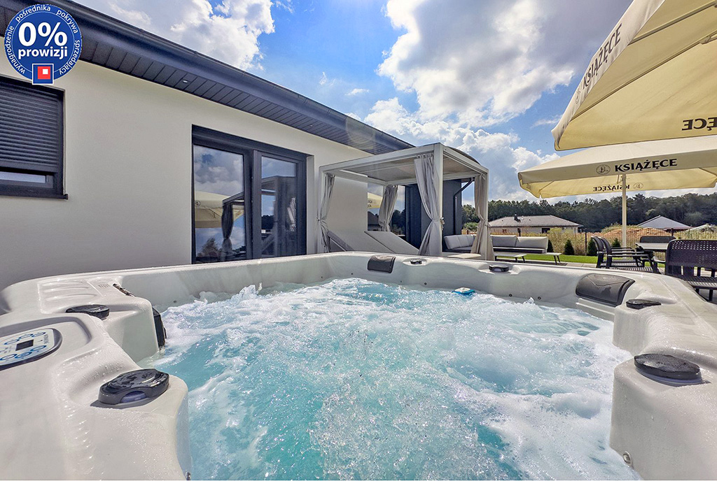 prywatny basen/jacuzzi przy luksusowej willi na sprzedaż Katowice (okolice)