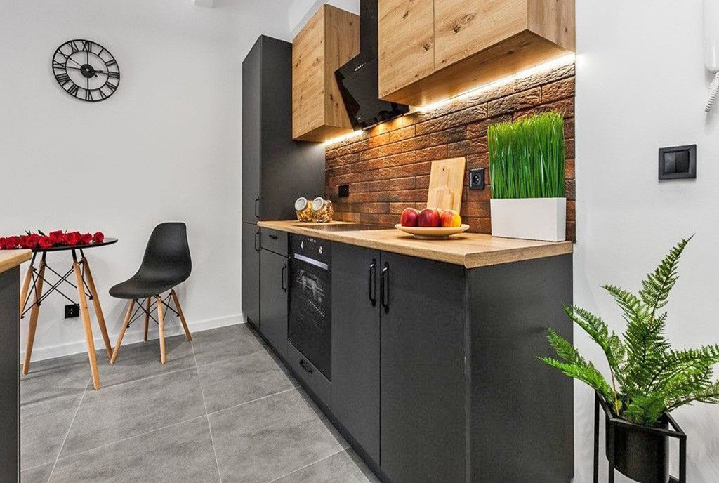 prawa strona kuchni w luksusowym apartamencie do sprzedaży Gdańsk