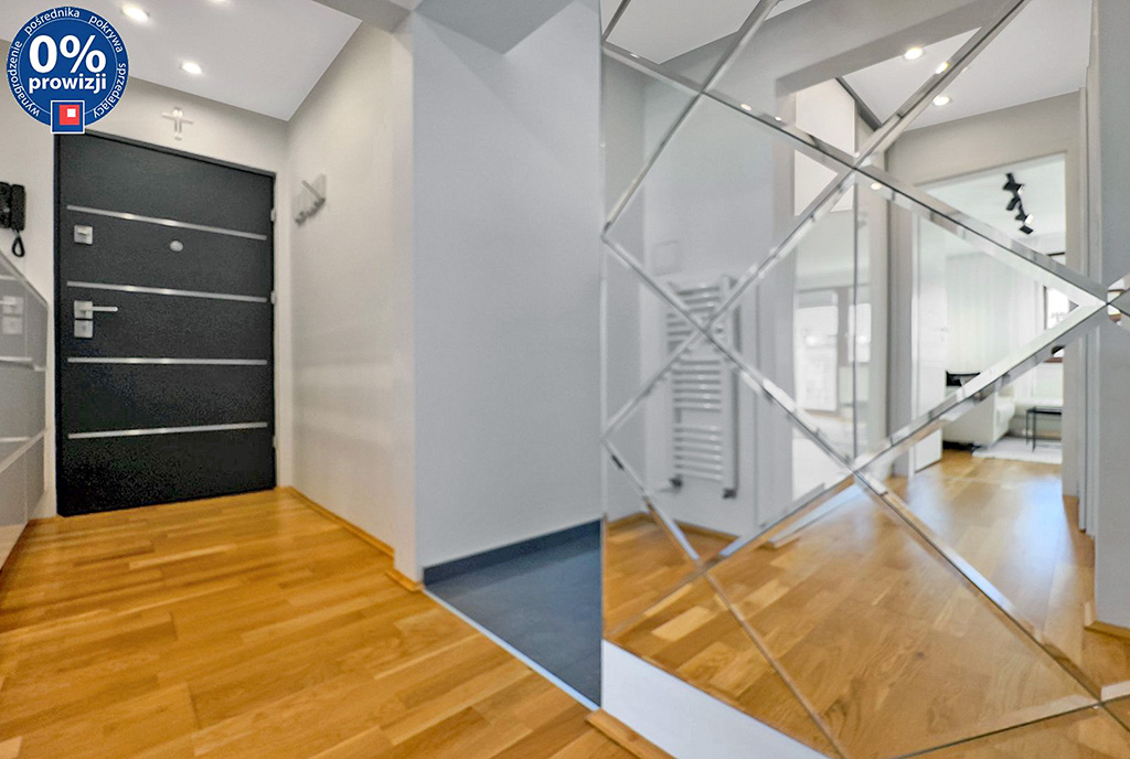 imponujący hol w ekskluzywnym apartamencie na sprzedaż Katowice (okolice)