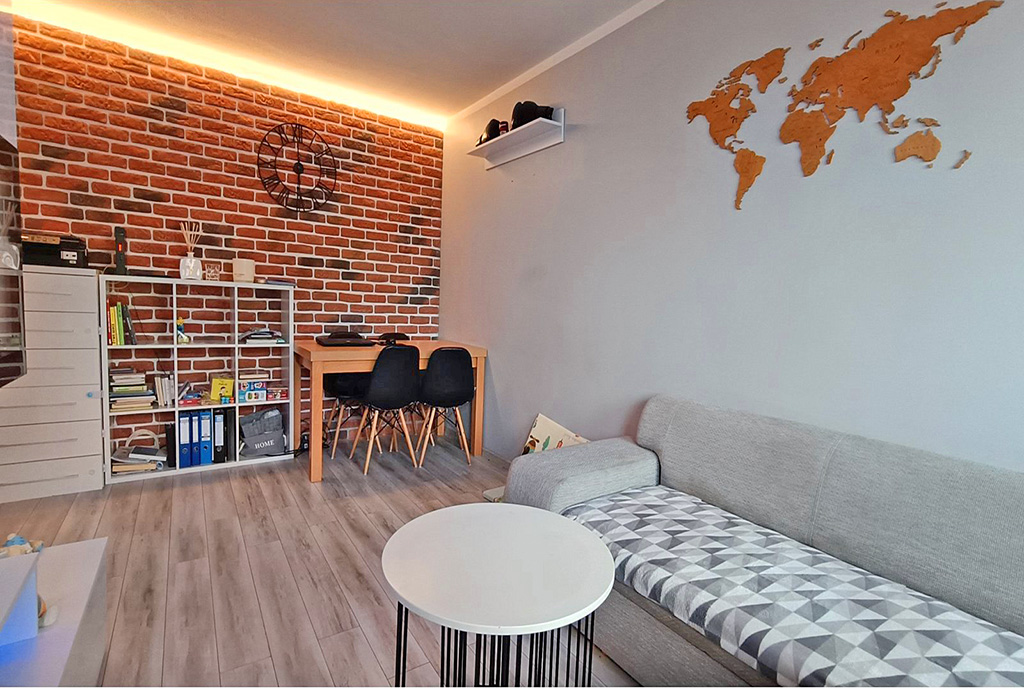 kameralne oświetlenie salonu w ekskluzywnym apartamencie do sprzedaży Legnica (okolice)