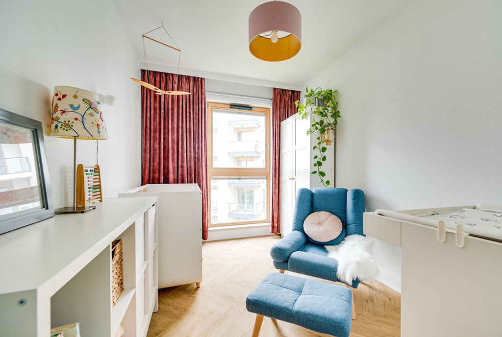 inna perspektywa salonu w luksusowym apartamencie na sprzedaż Gdańsk