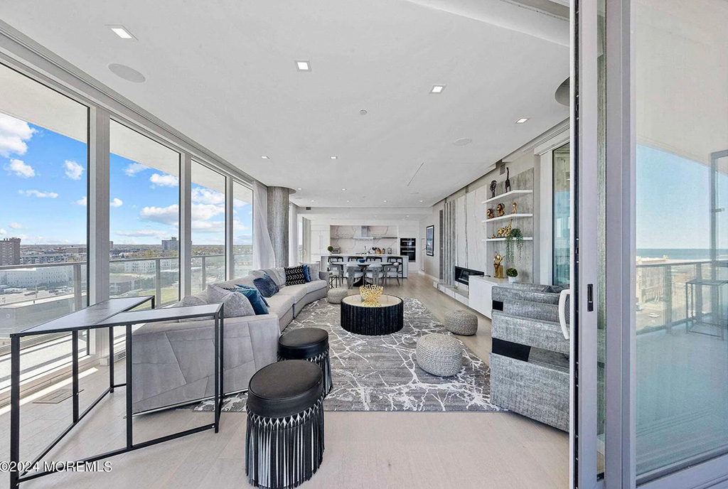 zbliżenie na pokój dzienny w luksusowym apartamencie na sprzedaż Nowy Jork (Stany Zjednoczone Ameryki)