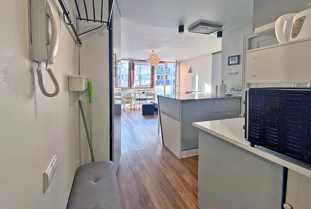 przedpokój w ekskluzywnym apartamencie na wynajem Szczecin