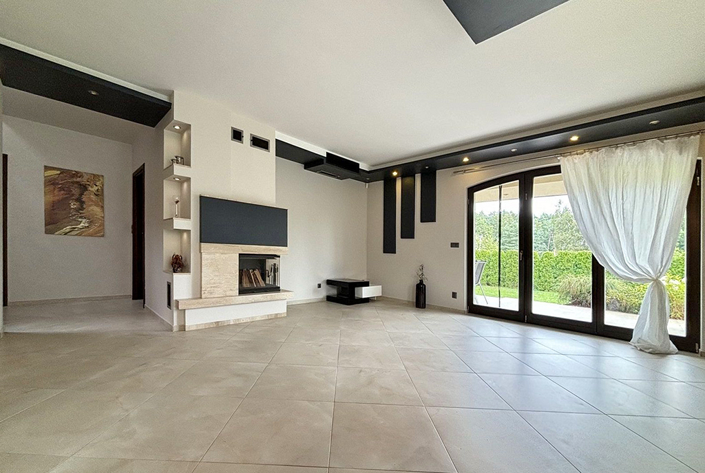 fragment pokoju dziennego w luksusowej willi do wynajmu Szczecin