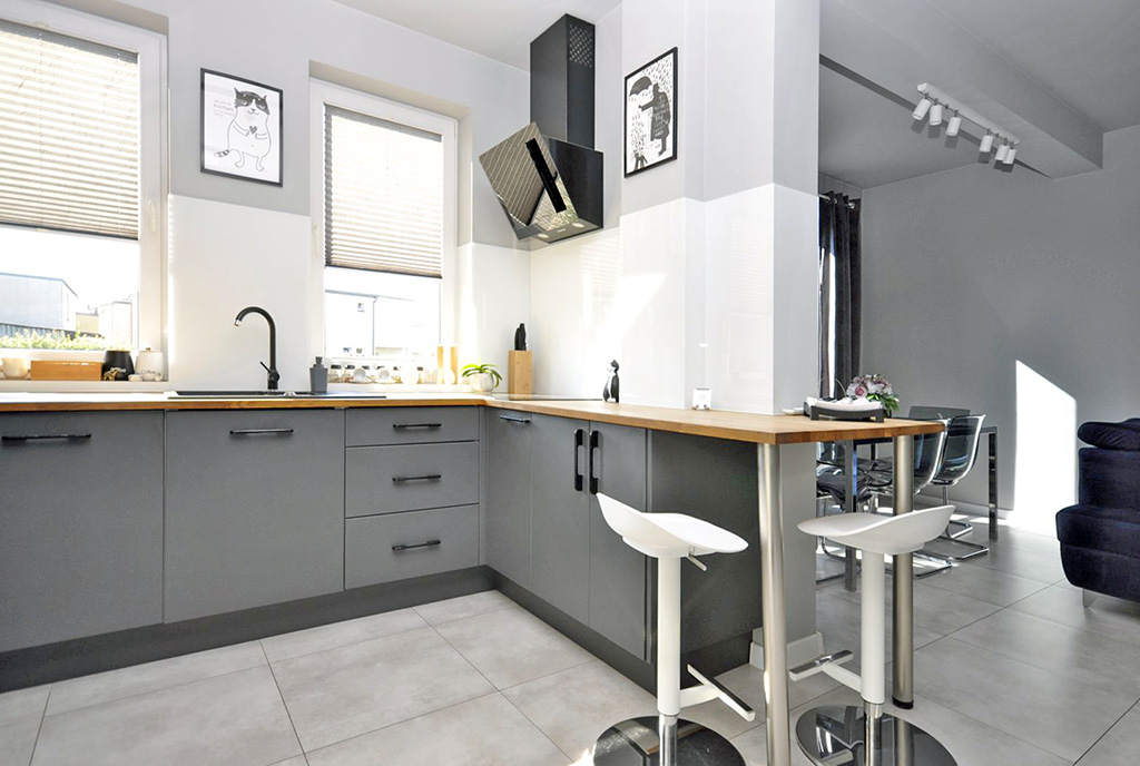 zadbana kuchnia w luksusowej willi na sprzedaż Gdynia (okolice)