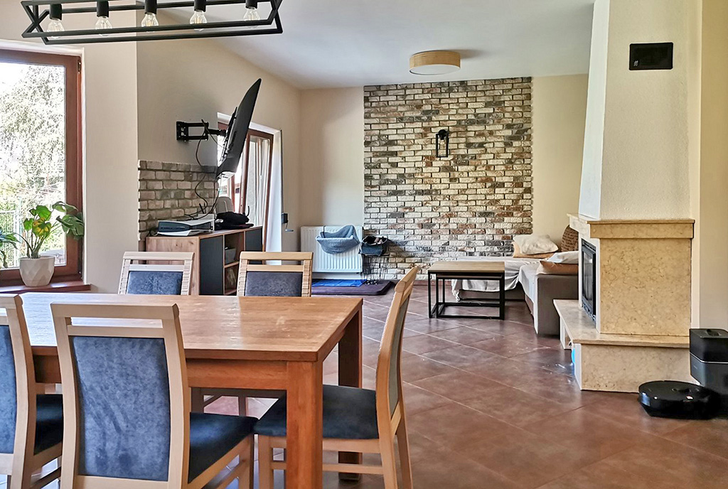 gustownie zaaranżowany salon w luksusowej willi na sprzedaż Legnica (okolice)