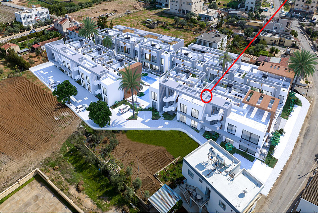 ujęcie z lotu ptaka pokazujące atrakcyjną okolicę wokół luksusowego apartamentu do sprzedaży Cypr (Famagusta)