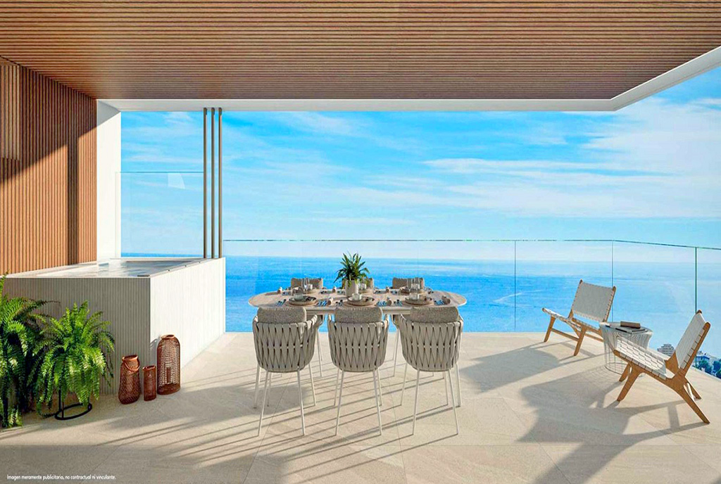 fantastyczny taras z widokiem na morze przy luksusowym apartamencie na sprzedaż Hiszpania (Fuengirola)