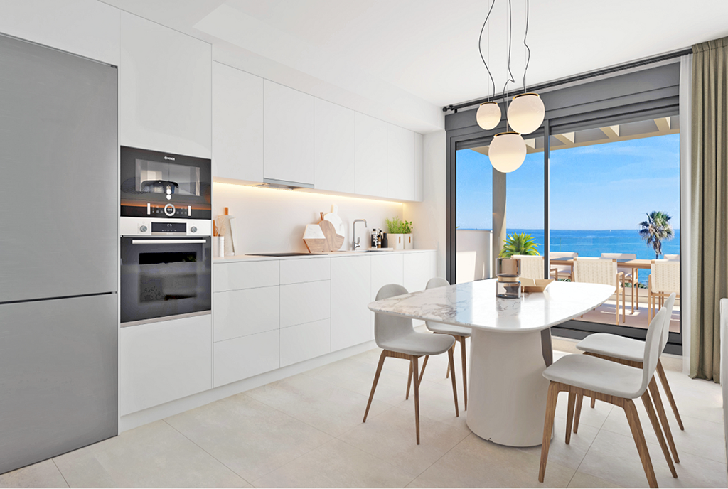 po lewej kuchnia, po prawej jadalnia w luksusowym apartamencie na sprzedaż Hiszpania (Mijas)