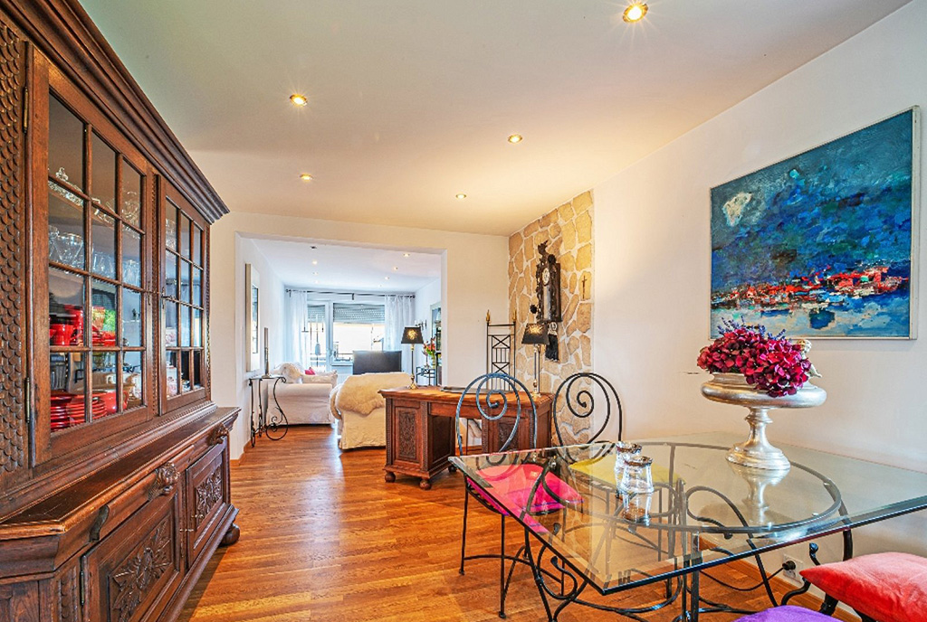 na zdjęciu prestiżowe biuro w luksusowym apartamencie do wynajmu Bolesławiec