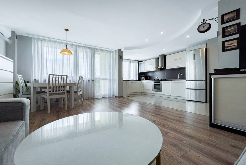 przestronne wnętrze ekskluzywnego apartamentu do sprzedaży Katowice (okolice)