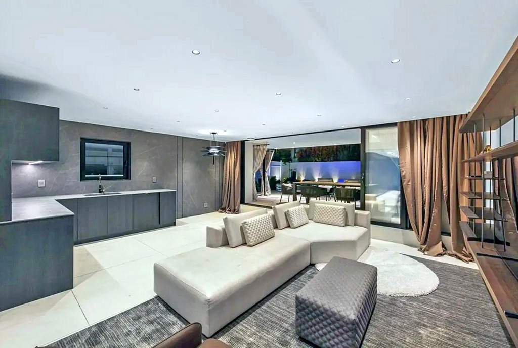 fragment pokoju dziennego w luksusowym apartamencie na sprzedaż Jork (Stany Zjednoczone Ameryki)