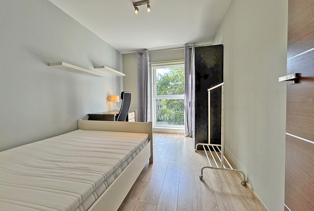 jeden z pokoi w ekskluzywnym apartamencie na wynajem Szczecin