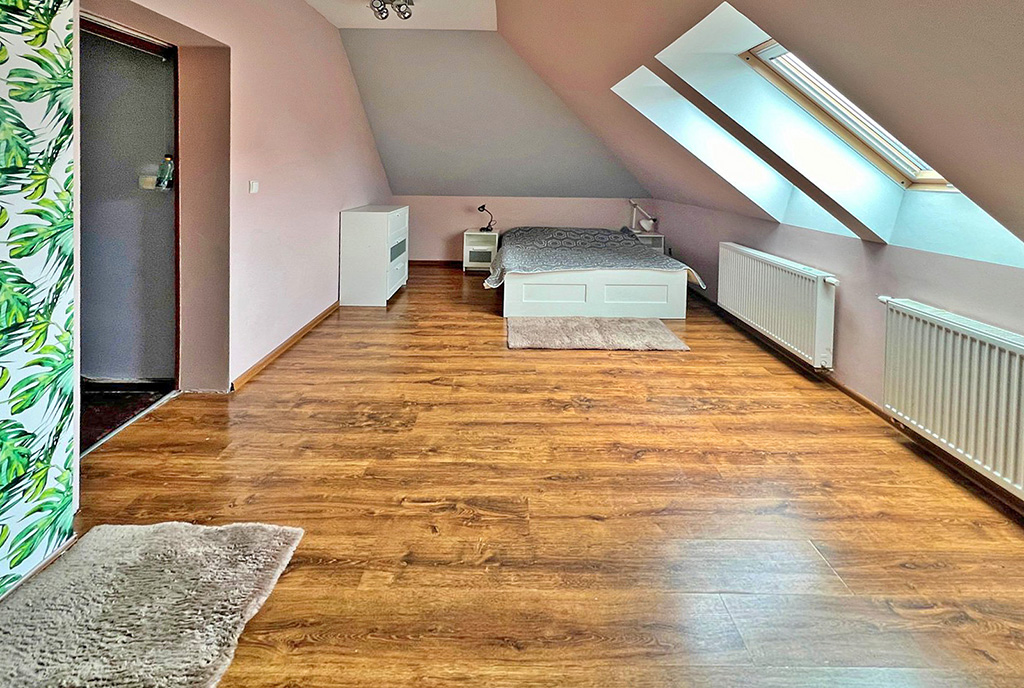 fragment poddasza w ekskluzywnym domu na sprzedaż Gorzów Wielkopolski (okolice)