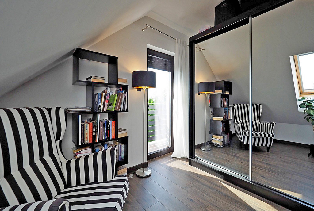 jedno z komfortowych pomieszczeń w ekskluzywnej willi na sprzedaż Wrocław (okolice)