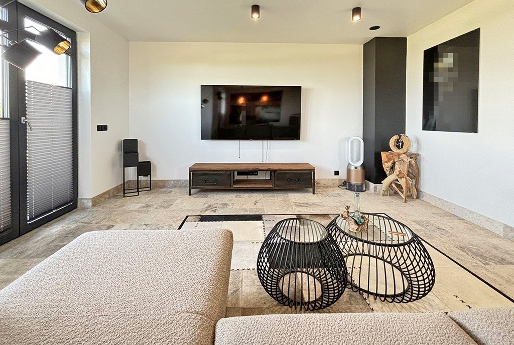 zbliżenie na pokój dzienny w luksusowej willi do wynajmu Szczecin (okolice)