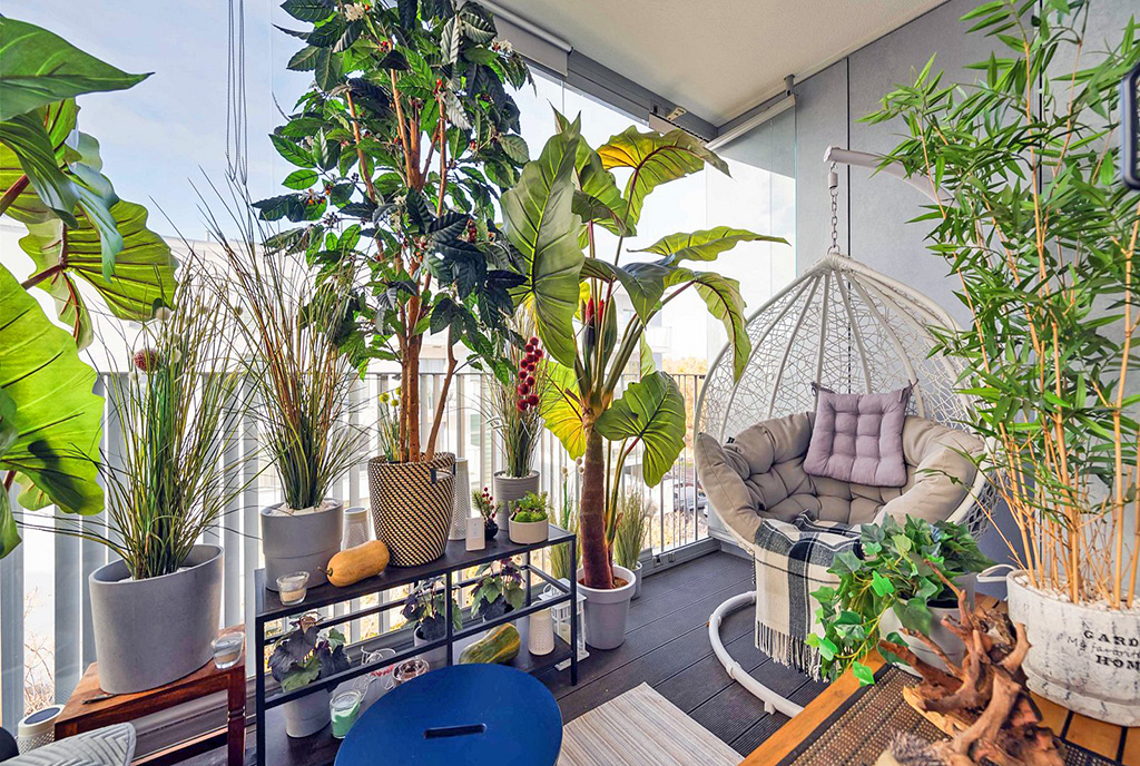 ukwiecony balkon przy ekskluzywnym apartamencie na sprzedaż Apartament do sprzedaży Gdańsk