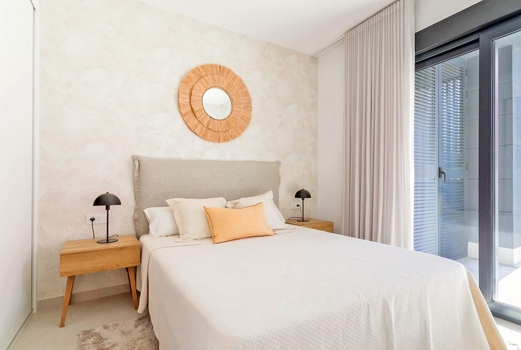 fragment sypialni w luksusowym apartamencie na sprzedaż Hiszpania (Torrevieja La Mata)