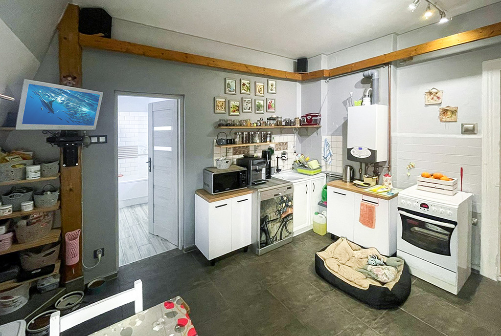 rustykalna kuchnia w ekskluzywnym apartamencie na sprzedaż Kłodzko