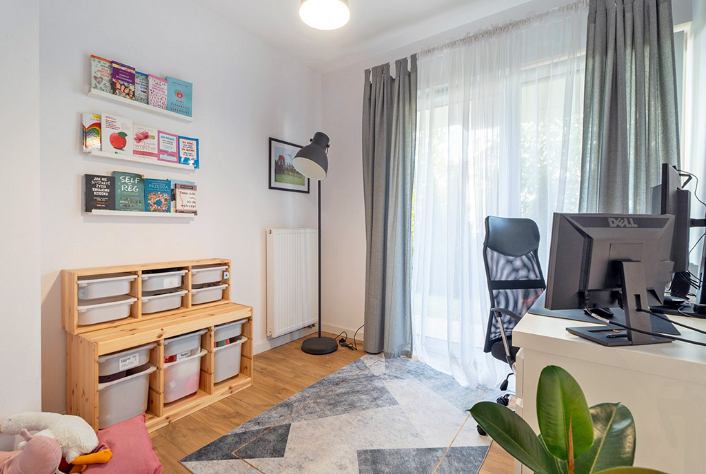 jeden z pokoi w ekskluzywnym apartamencie na sprzedaż Szczecin
