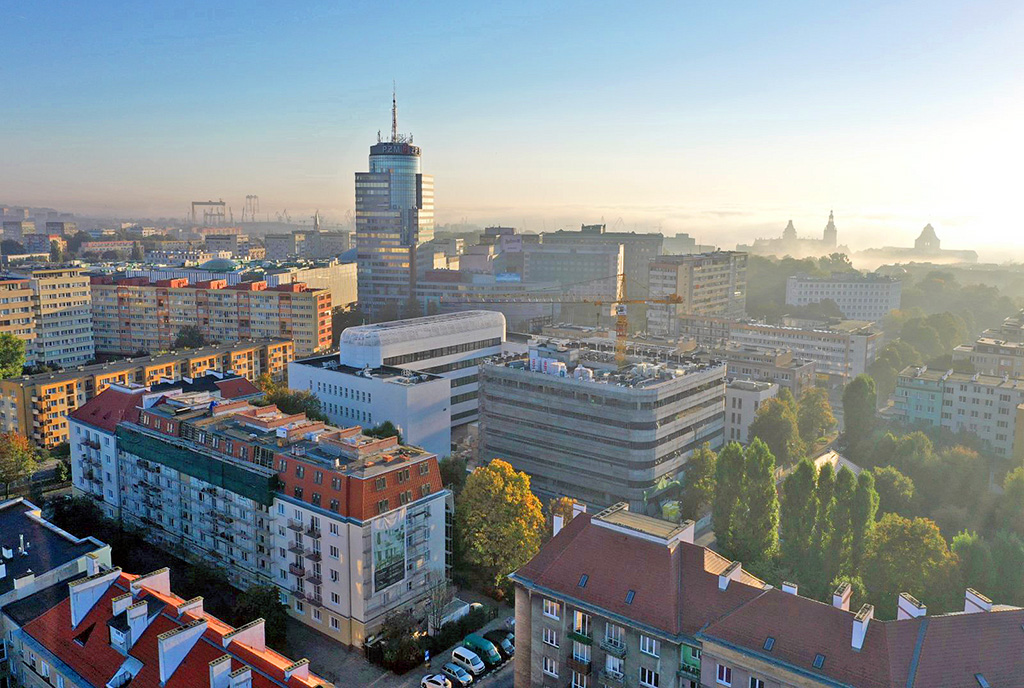 zappierający dech w piersiach widok z okien na panoramę miasta z ekskluzywnego apartamentu na sprzedaż Szczecin