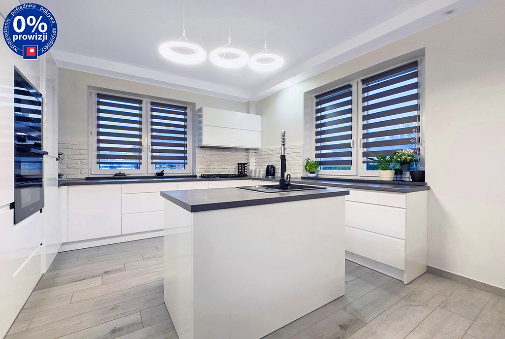 efektowne oświetlenie kuchni w luksusowej willi na sprzedaż Katowice (okolice)