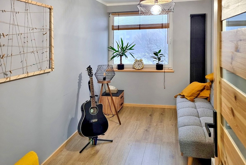 jeden z pokoi w ekskluzywnym apartamencie na sprzedaż Bydgoszcz