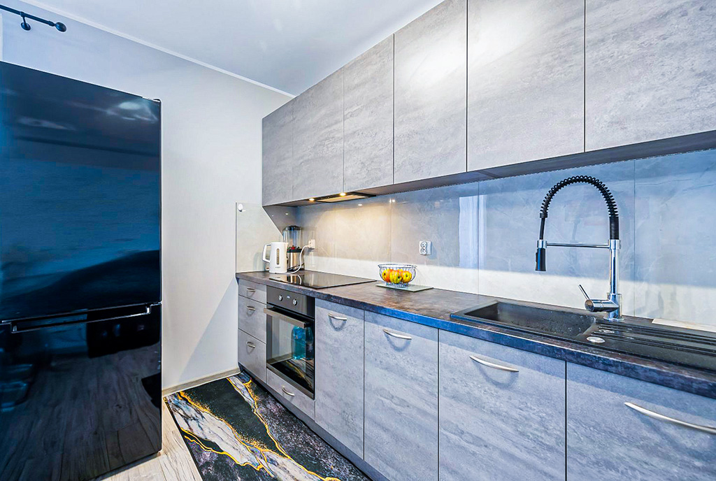 imponująca kuchnia w luksusowym apartamencie na sprzedaż Gdynia okolice