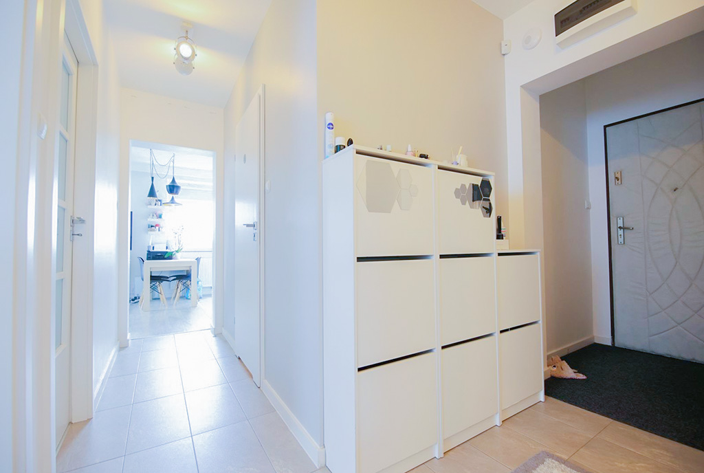 funkcjonalny korytarz w ekskluzywnym apartamencie na sprzedaż Gorzów Wielkopolski