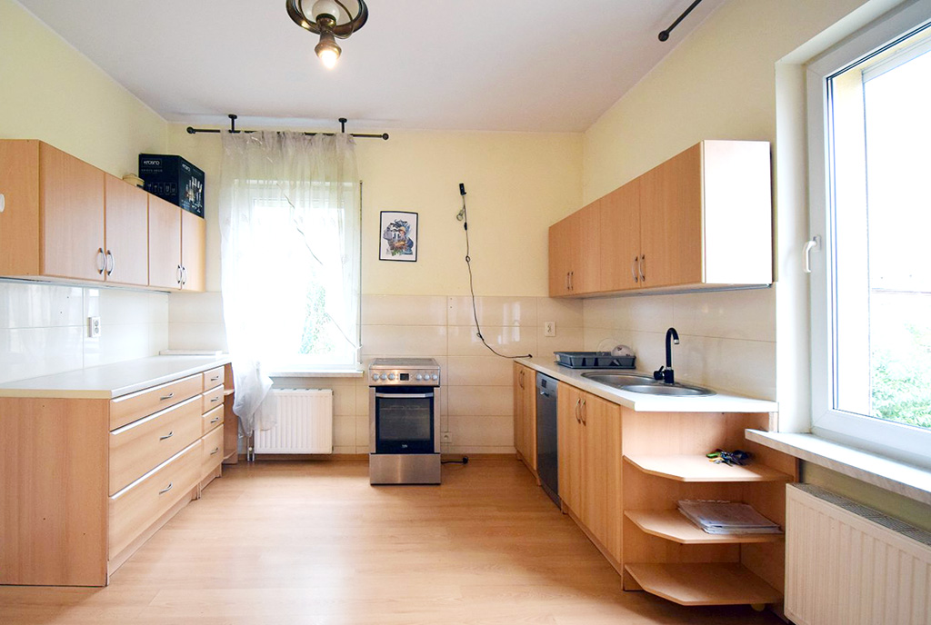 funkcjonalna kuchnia w luksusowym apartamencie na sprzedaż Legnica okolice