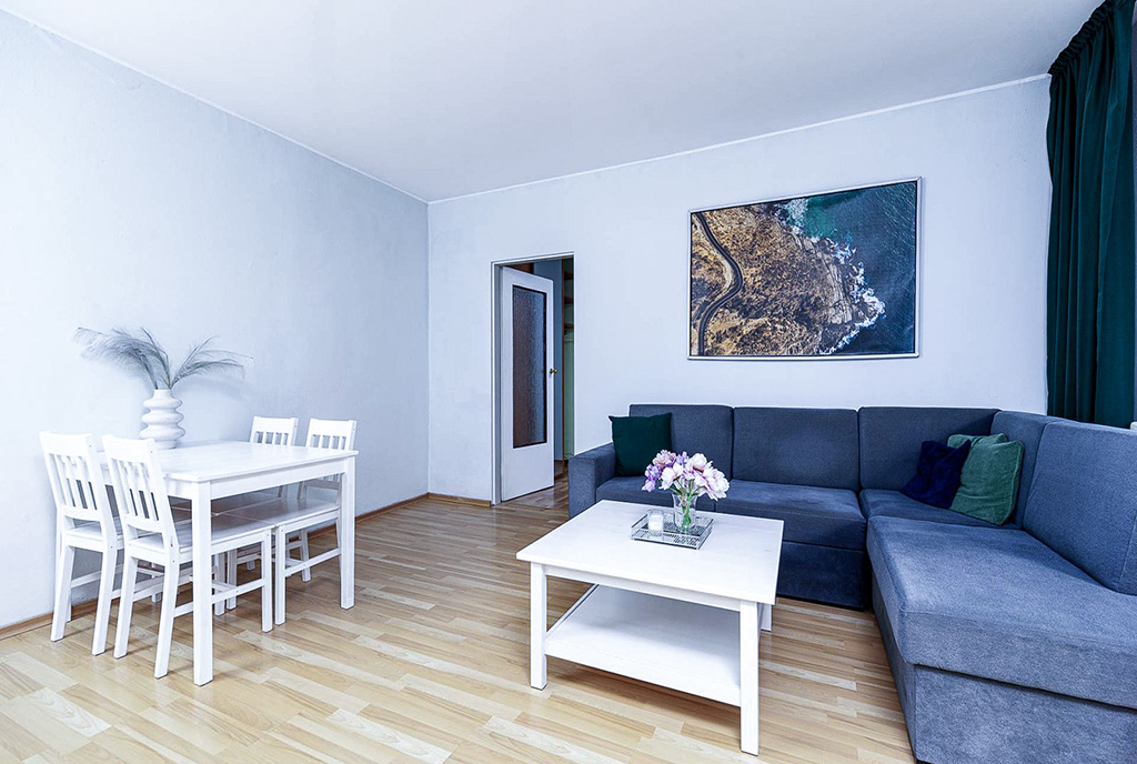fragment pokoju gościnnego w luksusowym apartamencie na sprzedaż Poznań