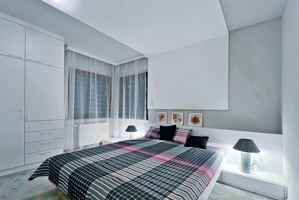 jeden z pokoi w luksusowym apartamencie na wynajem Piotrków Trybunalski