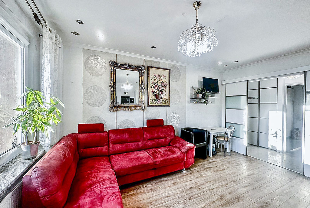 fragment salonu w ekskluzywnym apartamencie do sprzedaży Słupsk