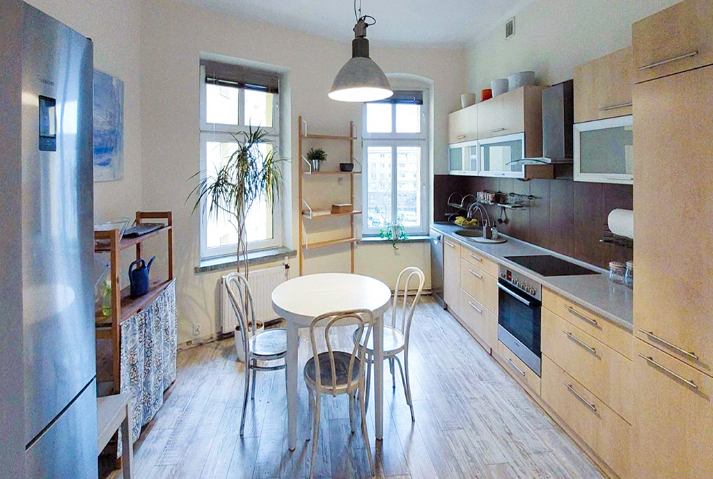 jadalnia i kuchnia w luksusowym apartamencie na sprzedaż Szczecin